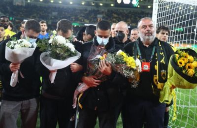 ΑΕΚ και Ηλιόπουλος τίμησαν με λουλούδια τη μνήμη του Μάριου