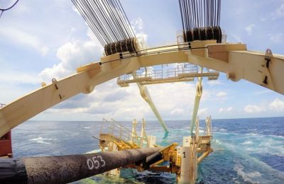 «Ο στόχος είναι να κατασκευαστεί ένας διάδρομος που θα αποτελεί εναλλακτική λύση στη ρωσική ενεργειακή διαδρομή και θα παρακάμπτει τους Χούθι», είπε ο Κόεν