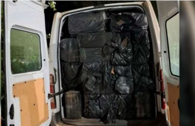 Εντοπισμός μεγάλης ποσότητας λαθραίων τσιγάρων σε βαν