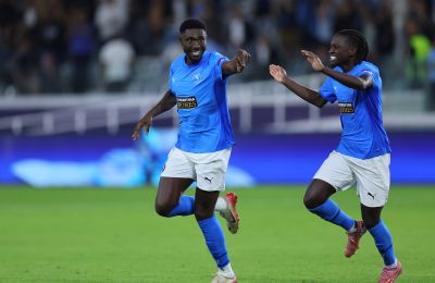 Τώρα; Τώρα χαμηλώστε τα φώτα 