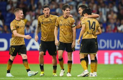 Σε πρώτο πλάνο τα αμφίσκορα