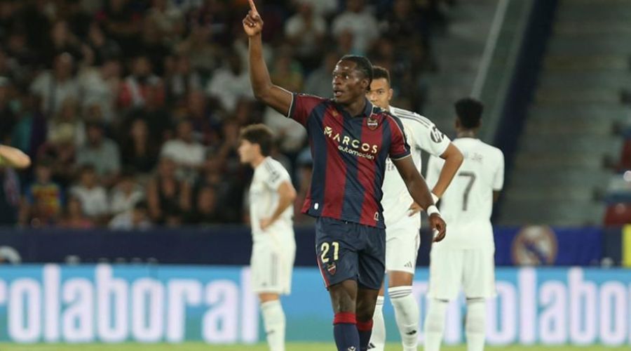 Στο στόχαστρο Μπαρτσελόνας, Ρεάλ και Γιουνάιτεντ το αστέρι της Λεβάντε