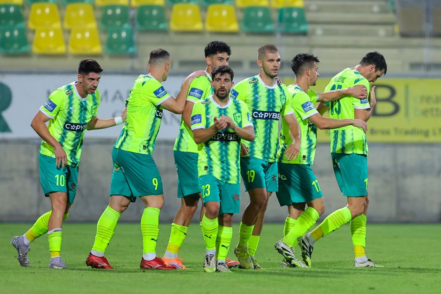 Aπέφυγε την γκέλα... με εύστοχο πέναλτι (vid)