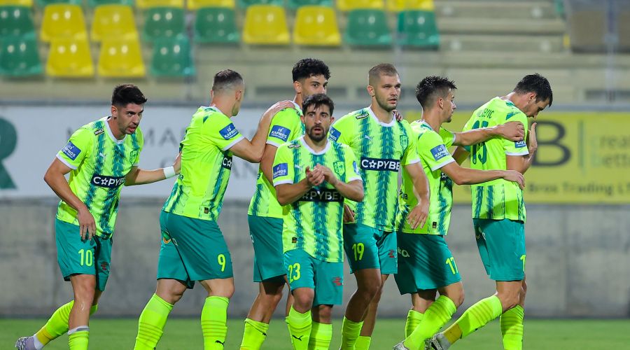 Aπέφυγε την γκέλα... με εύστοχο πέναλτι (vid)