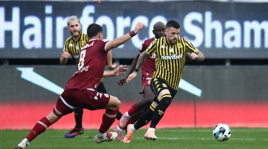 Έσπασε τα δοκάρια ο Asteras AKTOR, άντεξε ο Άρης των δέκα παικτών