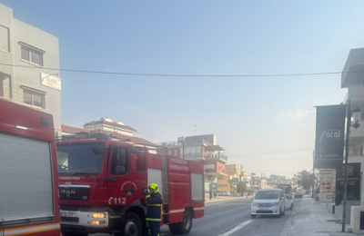 ΤΩΡΑ: Φωτιά σε διαμέρισμα στην Έγκωμη