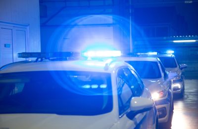 Τον κυνηγούσαν, πήδηξε από το μπαλκόνι και τραυματίστηκε