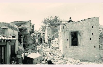 Φωτογραφία από τον μεγάλο σεισμό του 1953 που άφησε 40 νεκρούς, 100 τραυματίες και 4000 άστεγους μαζί με μεγάλες υλικές ζημιές. 