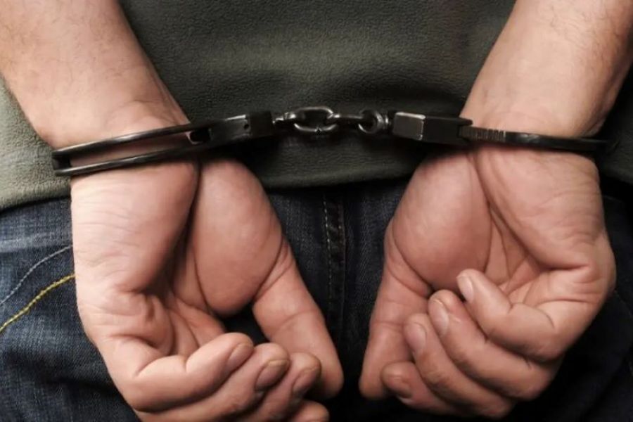 Χειροπέδες σε 24χρονο για παράνομη κατοχή προϊόντων κάνναβης (Εικόνες)