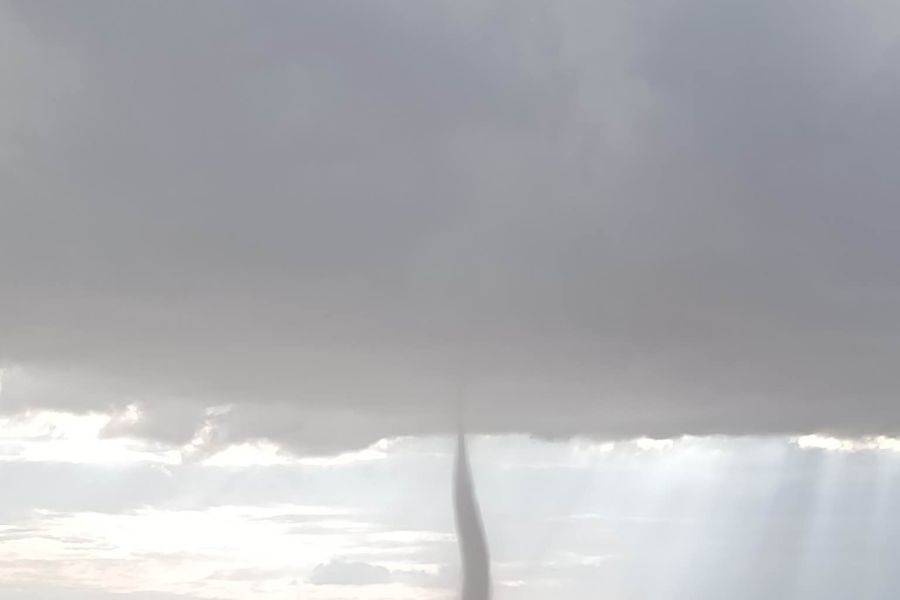 Εκτός από σεισμούς και πλημμύρες είχαμε και ανεμοστρόβιλο! (ΒΙΝΤΕΟ)