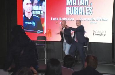 Ο Ρουμπιάλες δέχθηκε επίθεση με αυγά (vid)