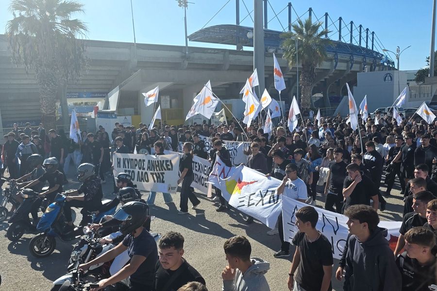 Βγήκαν στους δρόμους οι μαθητές – Καταδίκασαν το ψευδοκράτος (ΦΩΤΟΣ)