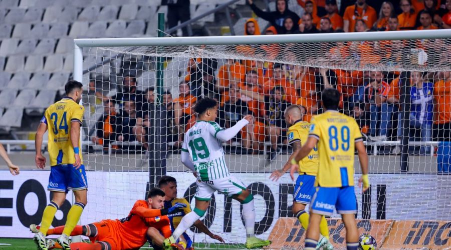 Έξι ΑΠΟΕΛίστες στο όριο