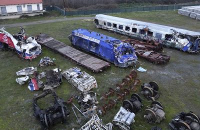 Εκκρεμούν 14 απαντήσεις