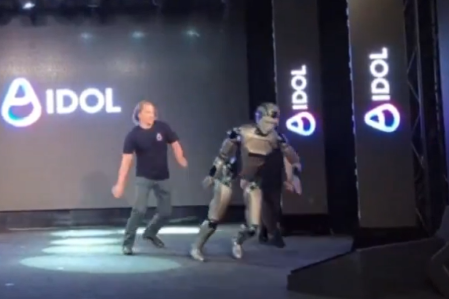 Φιάσκο η πρώτη εμφάνιση του ρωσικού ρομπότ AIDOL (ΒΙΝΤΕΟ)