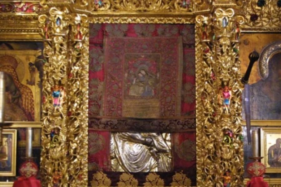 Έξοδος της εικόνας της Παναγίας του Κύκκου και λιτάνευση