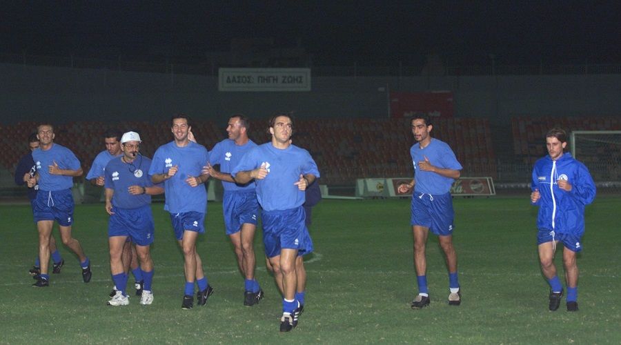 Φωτογραφία από την προπόνηση της ομάδας η οποία αναμετρήθηκε με την Αυστρία το 1999