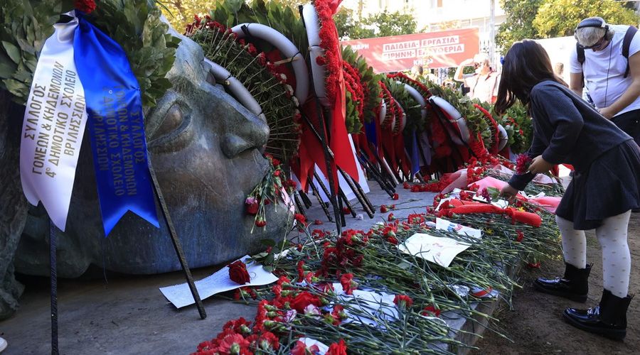 Τιμάται σήμερα η 52η επέτειος της εξέγερσης του Πολυτεχνείου