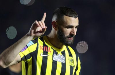 Δεν κρεμάει τα παπούτσια του ο Μπενζεμά