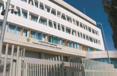 Ελεγκτική Υπηρεσία για ΥΠΑΜ: Παράτυπη χρήση στρατιωτικών οχημάτων