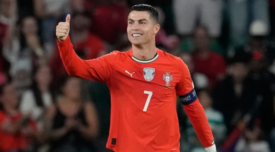 FIFA: Διέγραψε την αφίσα και έβαλε νέα με Ρονάλντο!