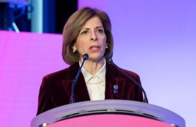 Στέλλα Κυριακίδου: Δημόσια παρέμβαση για αντιπαράθεση Δίπλαρου-ΟΣΑΚ 