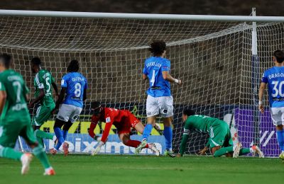 Άνοιξε το σκορ ο Γκόλντσον, απάντησε άμεσα ο Κορέια (vid)