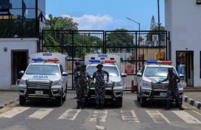 Η κυβέρνηση του κρατιδίου του Νίγηρα κατηγόρησε το καθολικό σχολείο ότι αψήφησε τις εντολές να κλείσει προσωρινά όλα τα οικοτροφεία