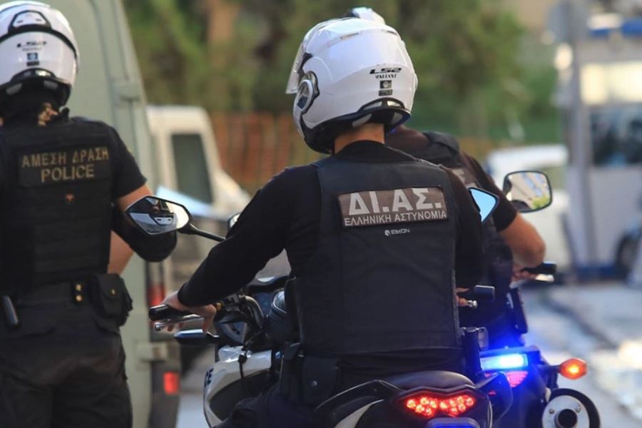 Σκότωσε τον αδελφό του με ψαλίδι -«Μας κυνηγούσε να μας σφάξει»