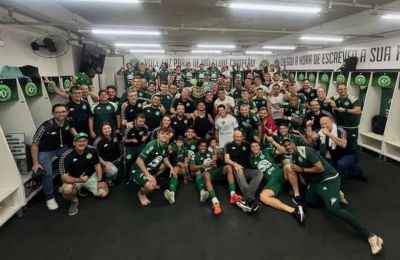 Στην επέτειο από το αεροπορικό, η Τσαπεκοένσε επέστρεψε!