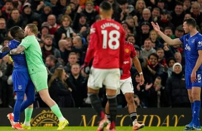 Ο Ιντρίσα Γκουέι χτύπησε τον… συμπαίκτη του Μάικλ Κιν και αποβλήθηκε