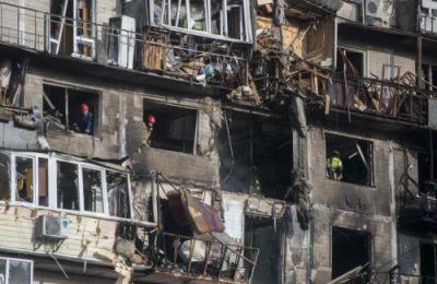 Σε ανάρτησή του στο Telegram, ο Κλίτσκο ανέφερε επίσης ότι σημειώθηκαν διακοπές στην ηλεκτροδότηση και στην παροχή νερού, ως αποτέλεσμα της εχθρικής δραστηριότητας