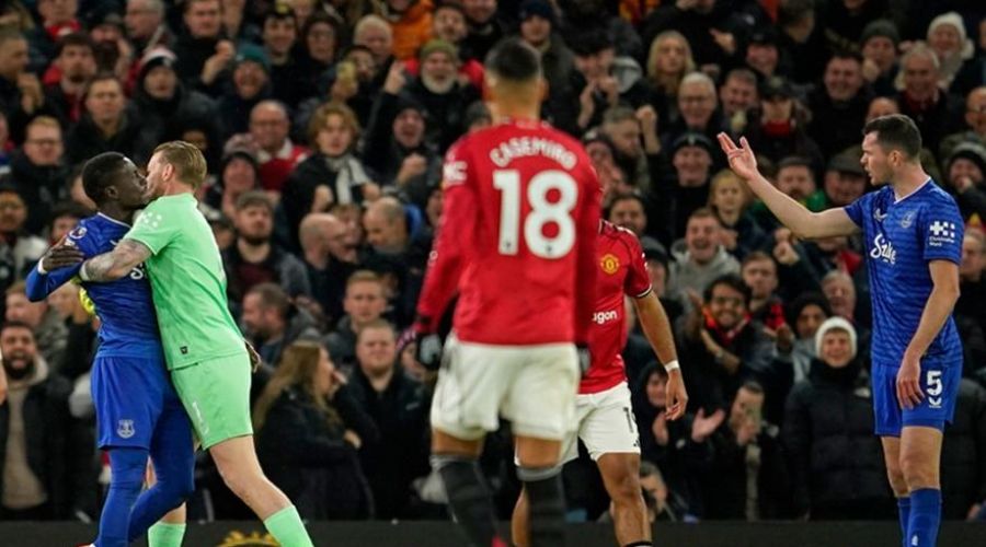 Απολογήθηκε για το πρωτοφανές περιστατικό με το χαστούκι o Γκέιγ