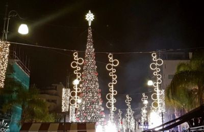 Άγνωστοι προκάλεσαν ζημιές στον Χριστουγεννιάτικο διάκοσμο  