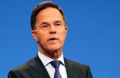 Το Κίεβο ανακοίνωσε χθες πως δέχεται τα βασικά σημεία του σχεδίου που πρότεινε η κυβέρνηση του Αμερικανού προέδρου Ντόναλντ Τραμπ, σύμφωνα και με τις δύο χώρες.