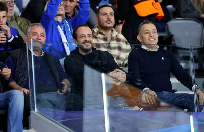 Σταθερά στην κερκίδα