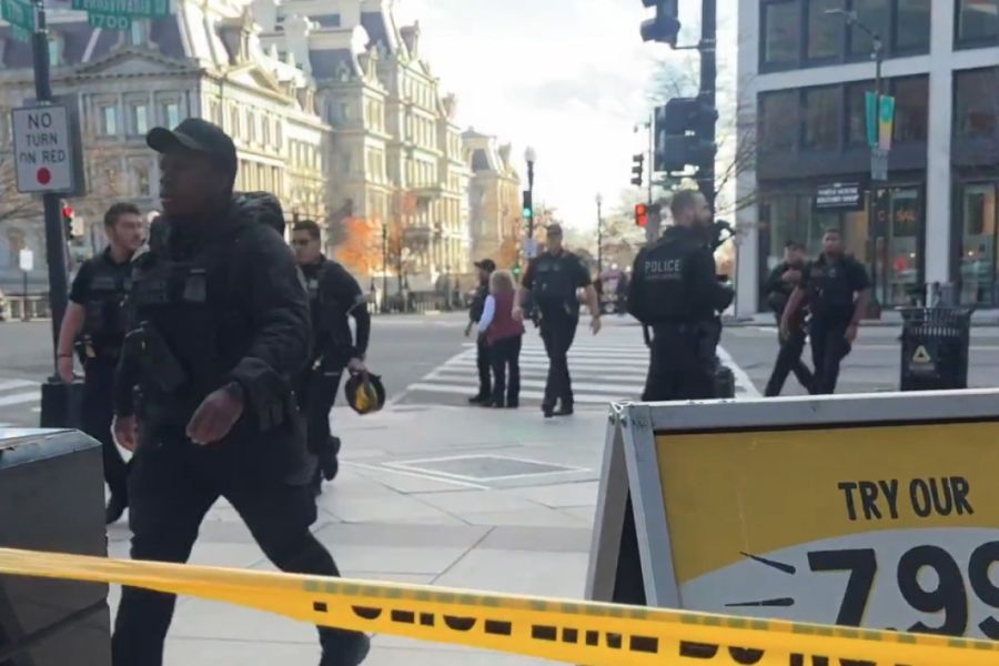 Σε λοκντάουν ο Λευκός Οίκος – Πυροβόλησαν δύο άνδρες της Εθνοφρουράς