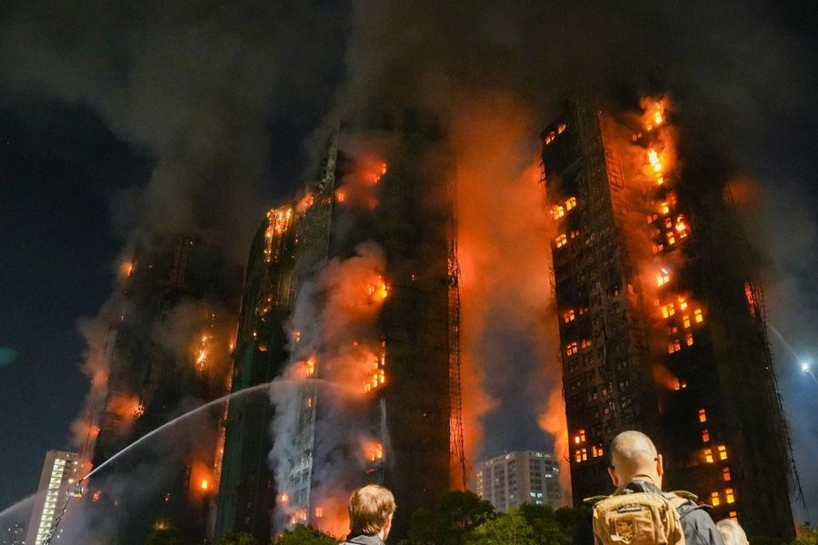 Χονγκ Κονγκ – Τουλάχιστον 44 νεκροί και εκατοντάδες αγνοούμενοι