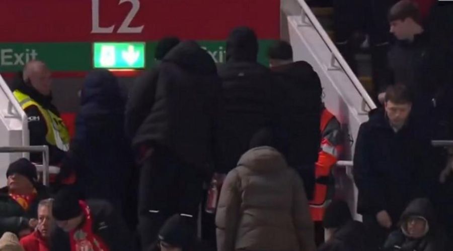 Ο κόσμος της Λίβερπουλ έφευγε στο τρίτο γκολ της Αϊντχόφεν…