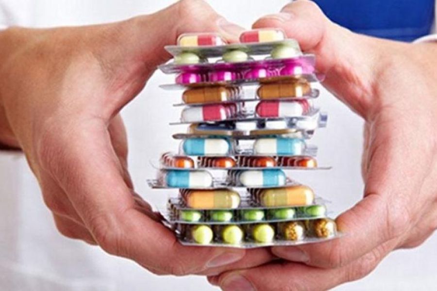 Σαν καραμέλες παίρνουν τα αντιβιοτικά οι Κύπριοι