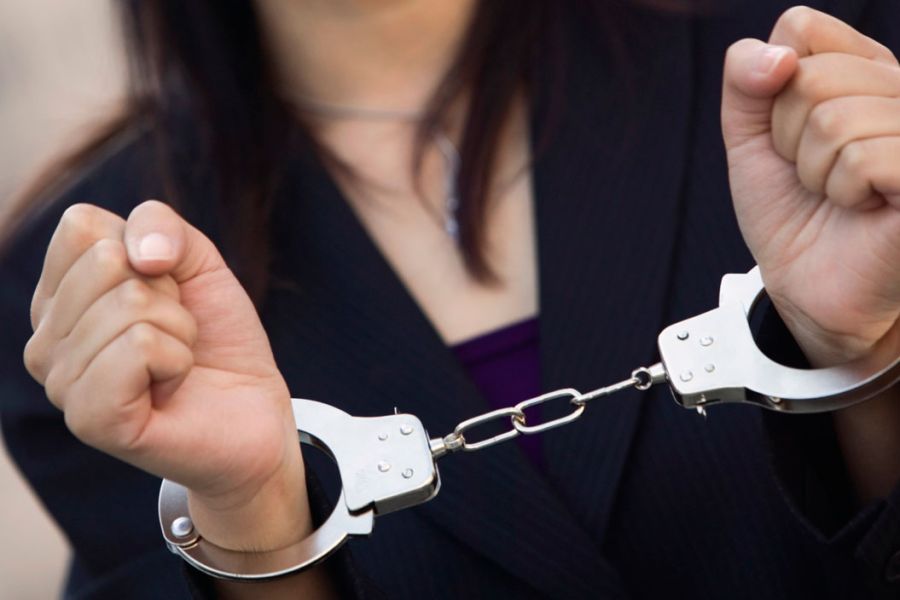 11 χρόνια φυλακή σε 25χρονη για εισαγωγή 24 περίπου κιλών κάνναβης