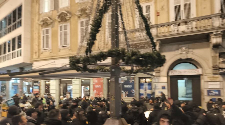 Πανικός από τους ΑΕΚτζήδες (vids)