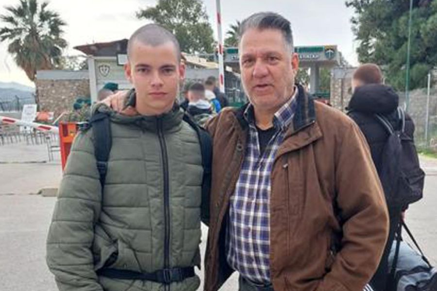 «Αύριο θα πάμε να ρίξουμε χειροβομβίδες, σιγά μη χάσω το πανηγύρι»