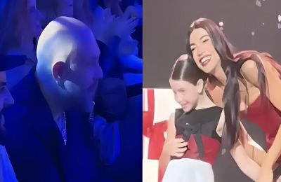 Μητέρα και κόρη αντάλλαξαν ένα γλυκό φιλί επί σκηνής μια εικόνα που κέρδισε τα χειροκροτήματα του κοινού