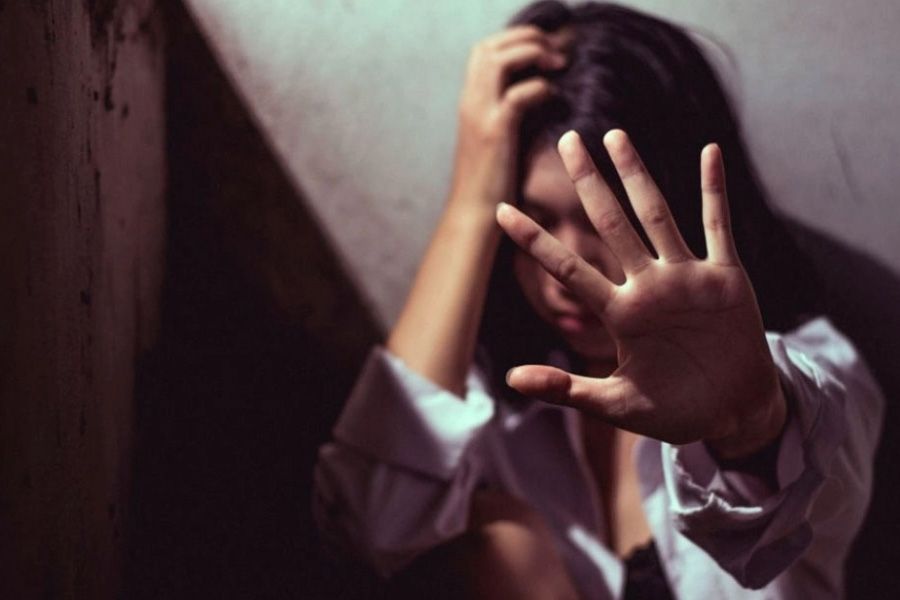 14χρονη έγκυος χτυπήθηκε από τη μητέρα της και απέβαλε