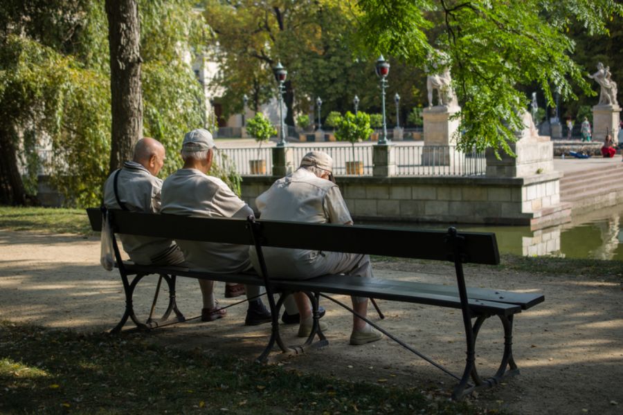 ΕΕ: Μειώνεται ο πληθυσμός, αυξάνονται οι συνταξιοδοτικές δαπάνες
