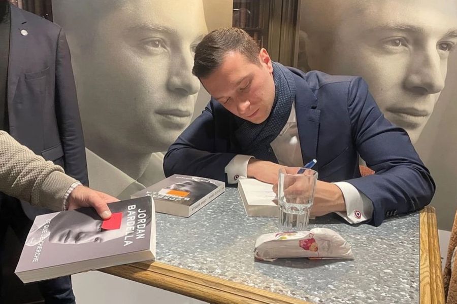 Γαλλία: 74χρονος πέταξε αβγό στο κεφάλι του του Ζορντάν Μπαρντελά