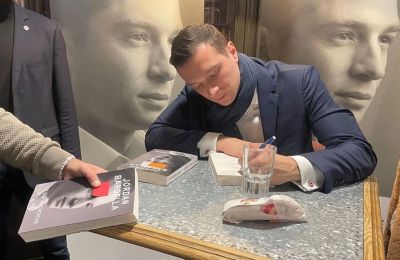 Το βιβλίο του Μπαρντελά έχει τίτλο: «Τι θέλουν οι Γάλλοι»