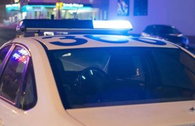 Σύμφωνα με τα στοιχεία, έπεσαν πυροβολισμοί με τις αρχές να έχουν αποκλείσει την περιοχή. Το κτίριο βρισξεται στην περιοχή Στροβόλου και μέχρι αυτή τη στιγμή γίνονται έρευνες για εντοπισμό των δραστών