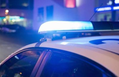 Πάντως, σύμφωνα με νεότερα, το συμβάν συνέβη σε κατοικημένη περιοχή, με την Αστυνομία να αξιοποιεί κάθε πληροφορία για εξιχνίαση της υπόθεσης.